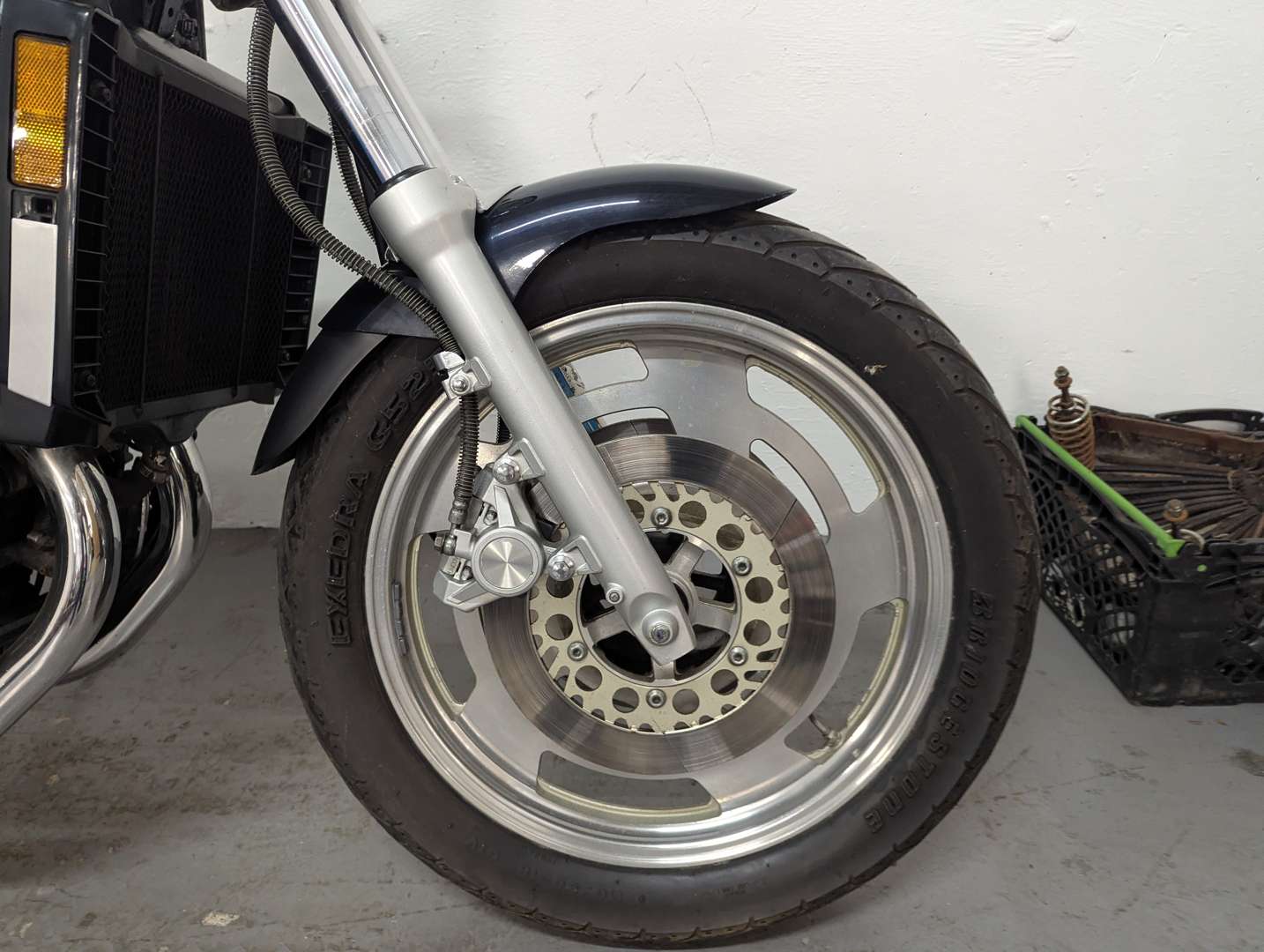 <p>1990 YAMAHA VMAX 1200</p>
