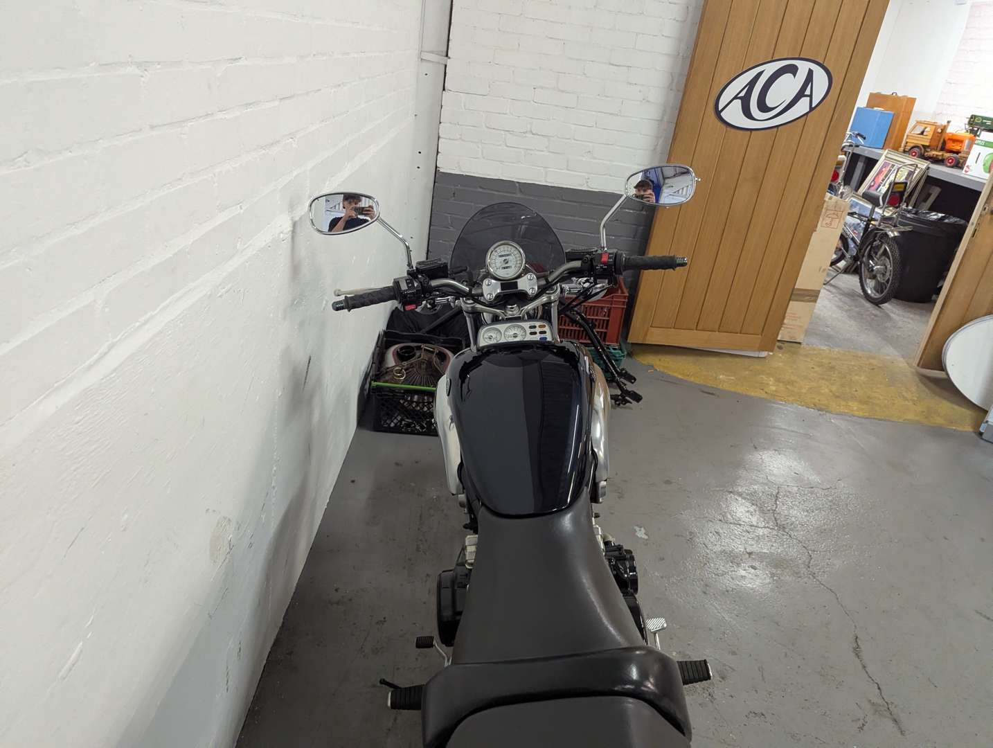 <p>1990 YAMAHA VMAX 1200</p>