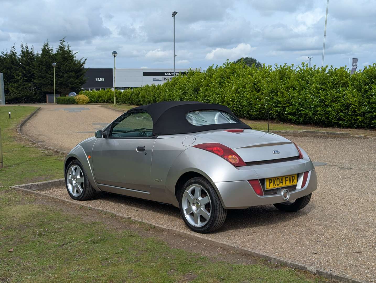 <p>2004 FORD STREET KA LUXURY</p>