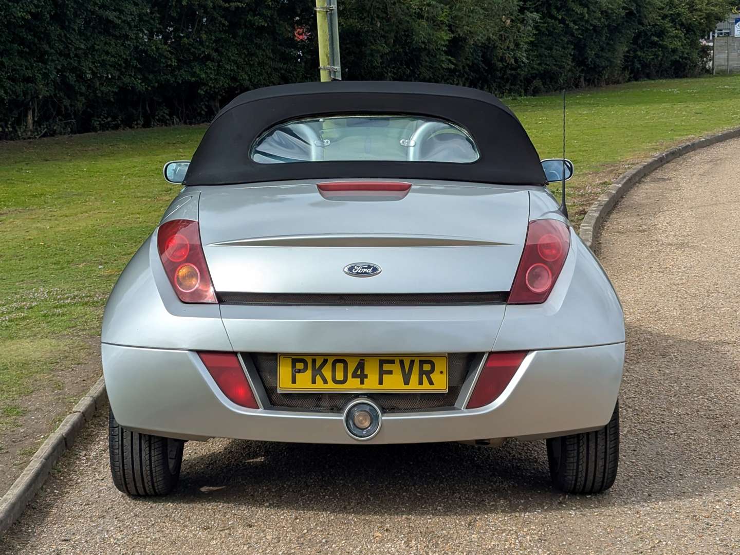 <p>2004 FORD STREET KA LUXURY</p>