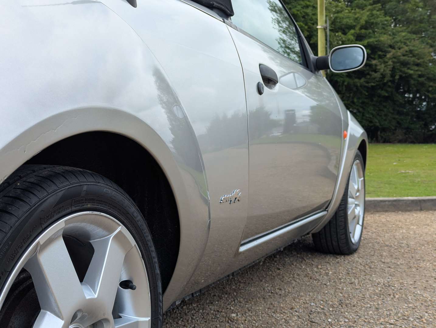<p>2004 FORD STREET KA LUXURY</p>