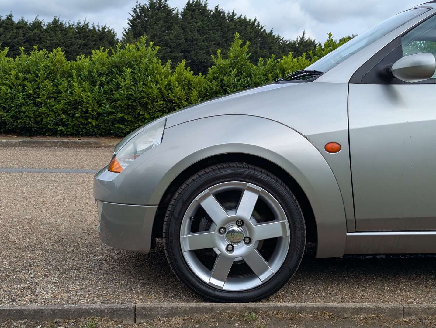 <p>2004 FORD STREET KA LUXURY</p>