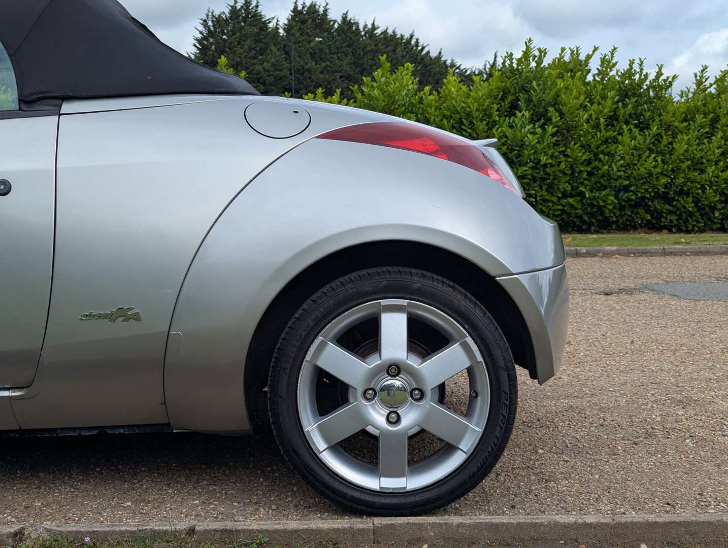 <p>2004 FORD STREET KA LUXURY</p>