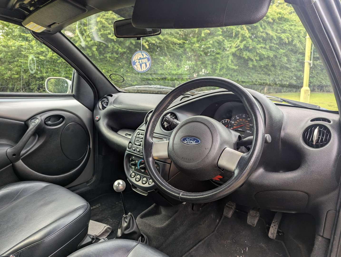 <p>2004 FORD STREET KA LUXURY</p>