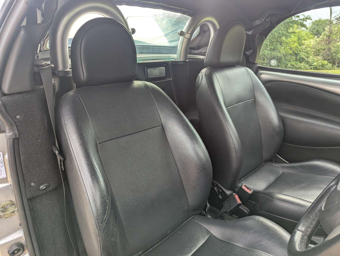 <p>2004 FORD STREET KA LUXURY</p>
