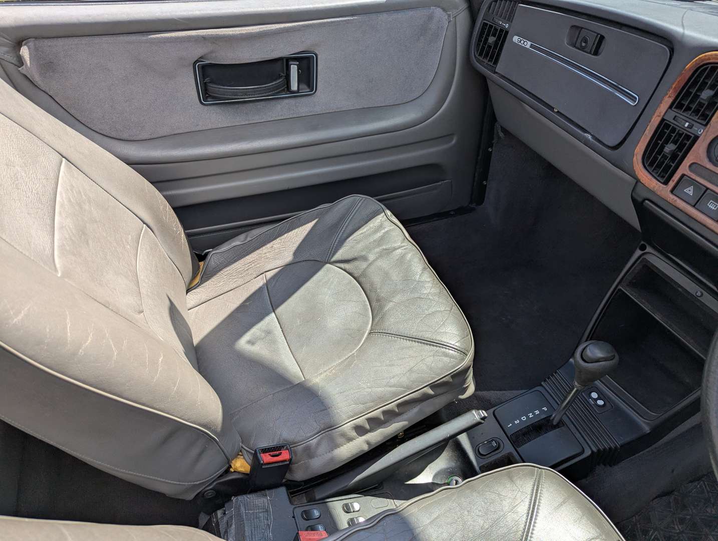 <p>1991 SAAB 900I 16V CONVERTIBLE</p>