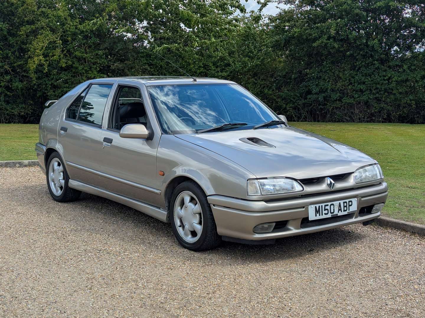 <p>1995 RENAULT 19 EXECUTIVE 16V</p>