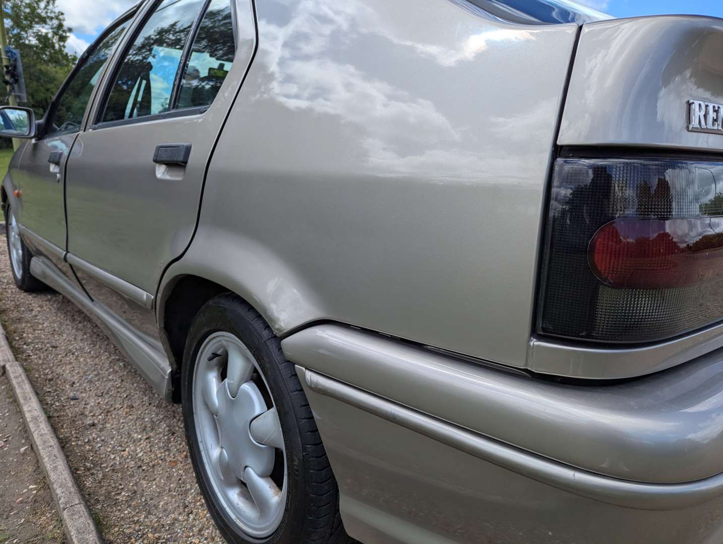 <p>1995 RENAULT 19 EXECUTIVE 16V</p>