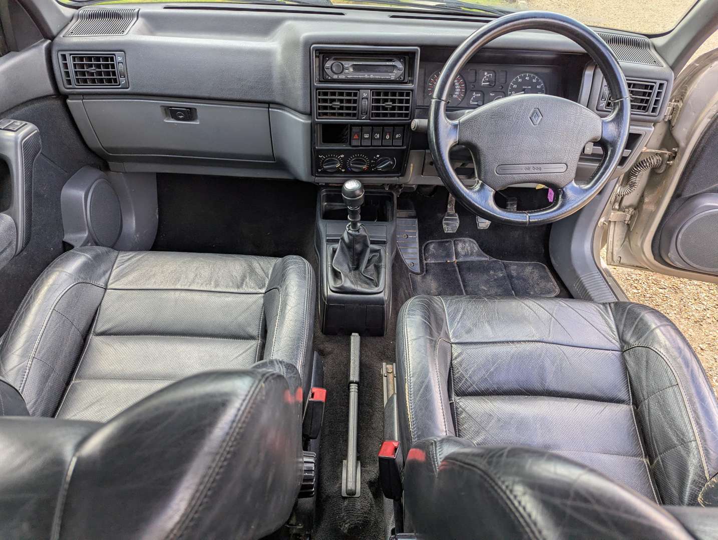 <p>1995 RENAULT 19 EXECUTIVE 16V</p>