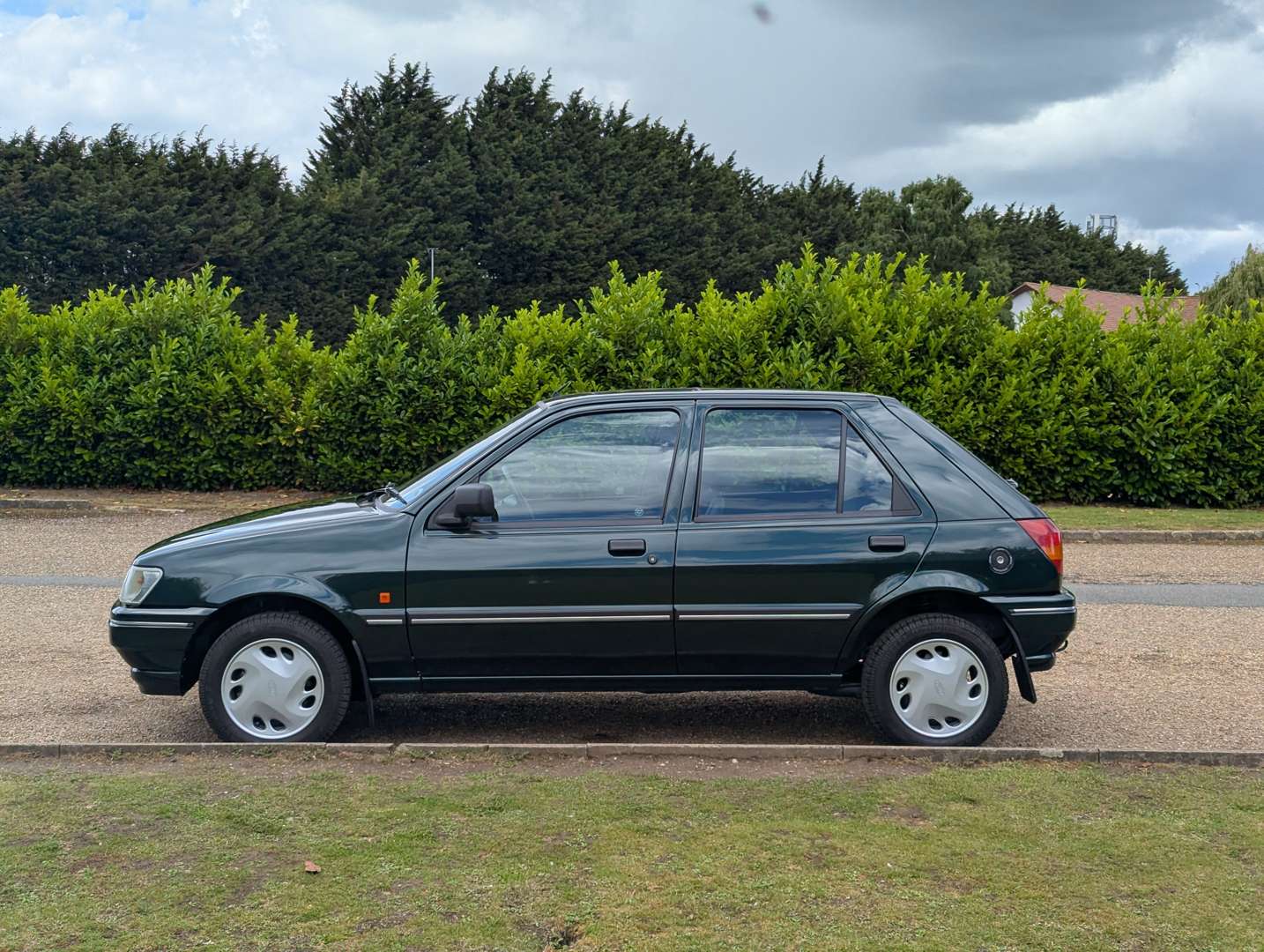 <p>1994 FORD FIESTA FINESSE 892 MILES</p>