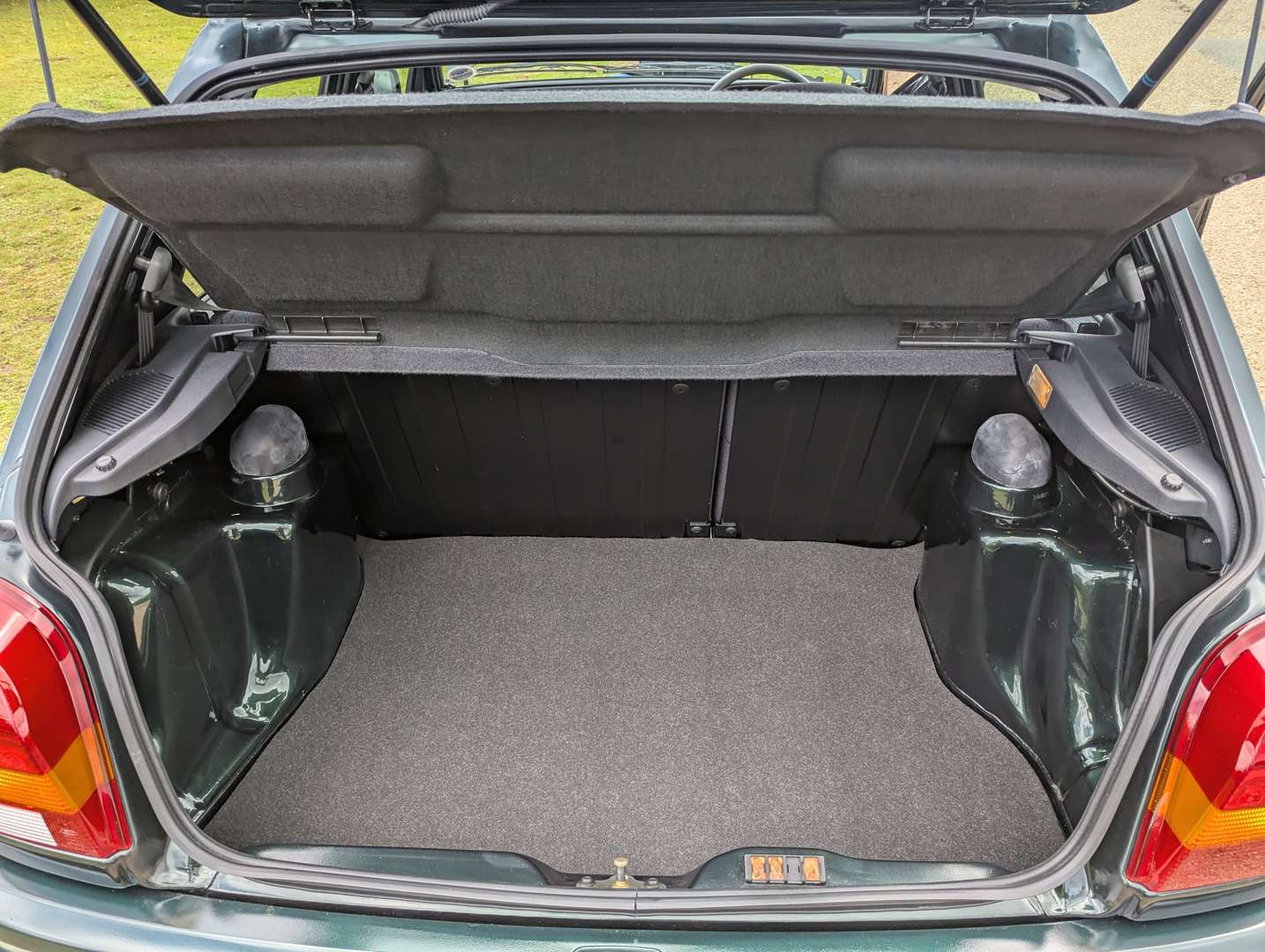 <p>1994 FORD FIESTA FINESSE 892 MILES</p>