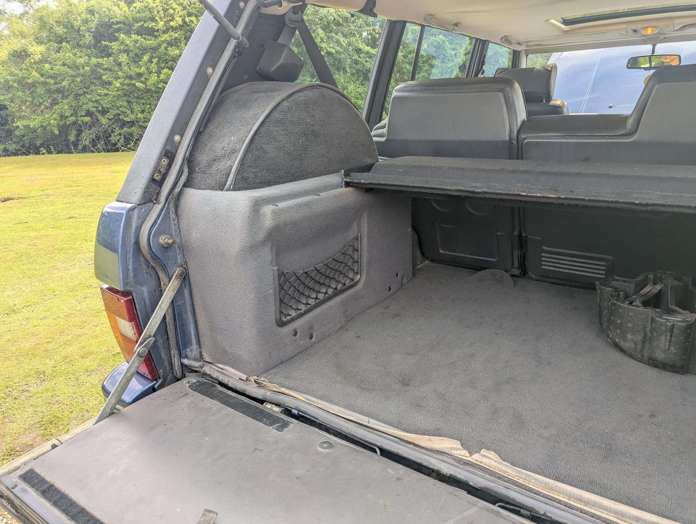 <p>1994 RANGE ROVER CLASSIC LSE</p>