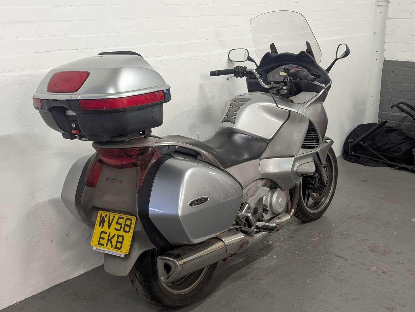 <p>2009 HONDA NT700 DEAUVILLE</p>