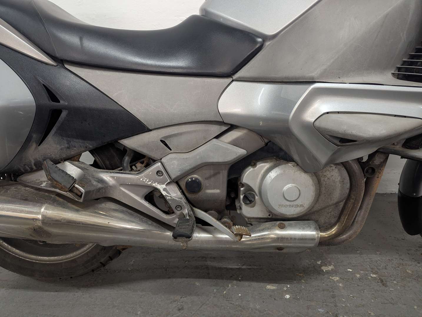 <p>2009 HONDA NT700 DEAUVILLE</p>