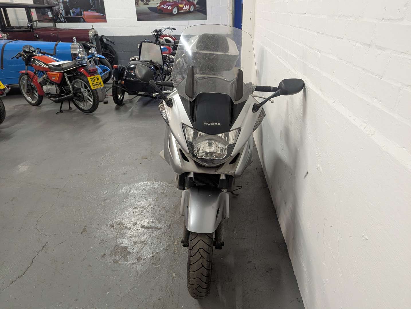 <p>2009 HONDA NT700 DEAUVILLE</p>