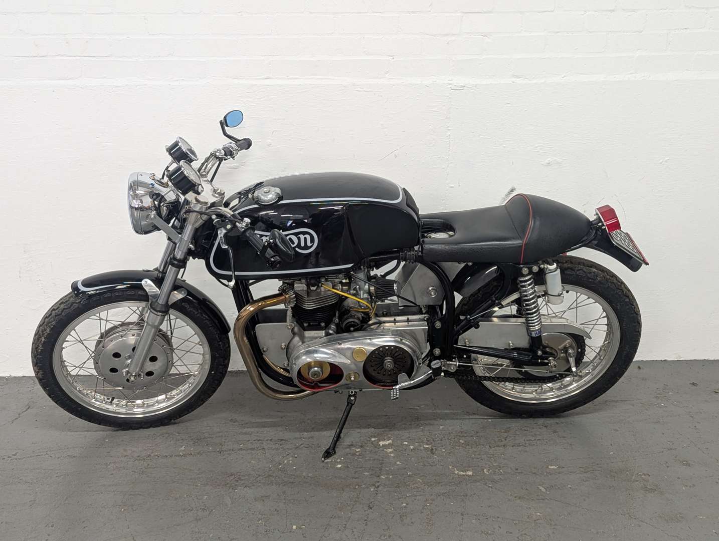 <p>1970 TRITON 650</p>