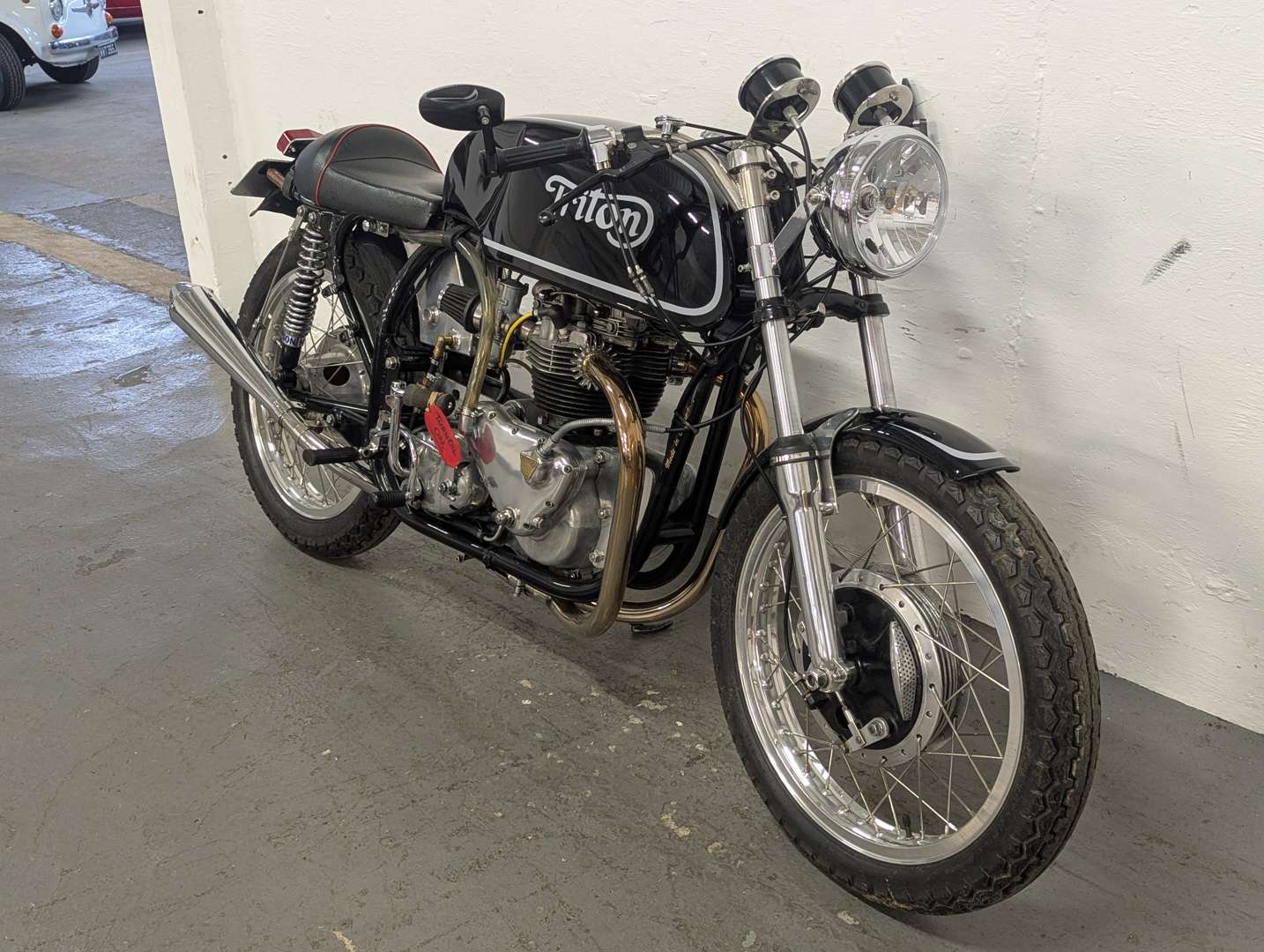 <p>1970 TRITON 650</p>