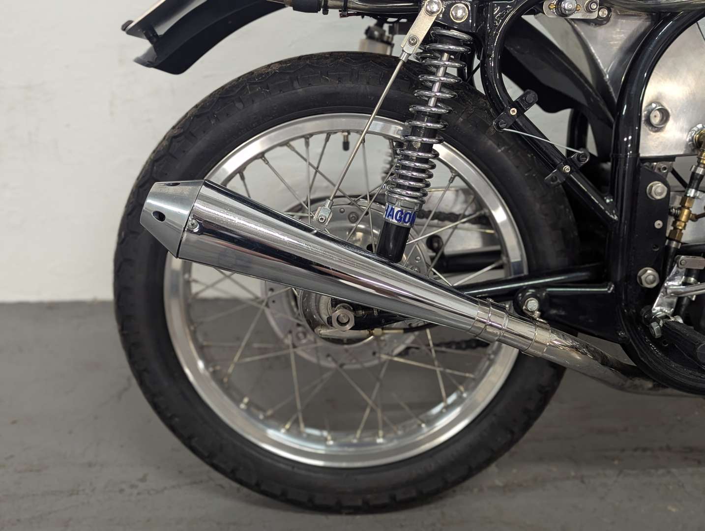 <p>1970 TRITON 650</p>