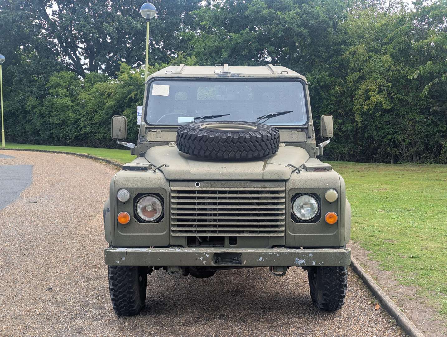 <p>1986 LAND ROVER DEFENDER 110 FFR HARD TOP</p>