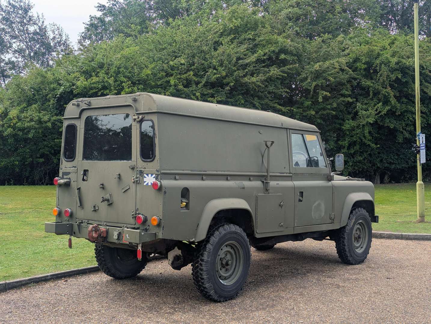 <p>1986 LAND ROVER DEFENDER 110 FFR HARD TOP</p>