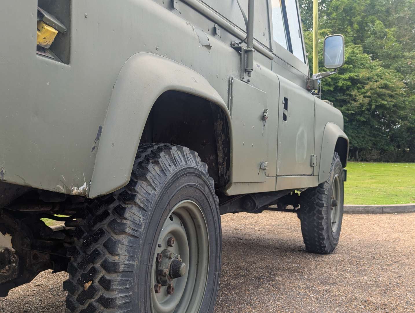 <p>1986 LAND ROVER DEFENDER 110 FFR HARD TOP</p>