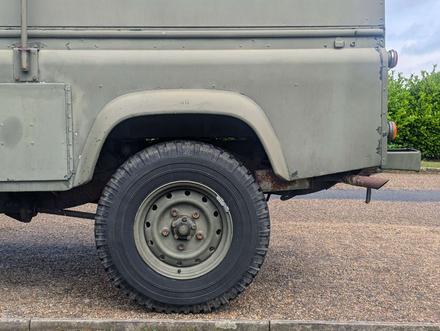 <p>1986 LAND ROVER DEFENDER 110 FFR HARD TOP</p>
