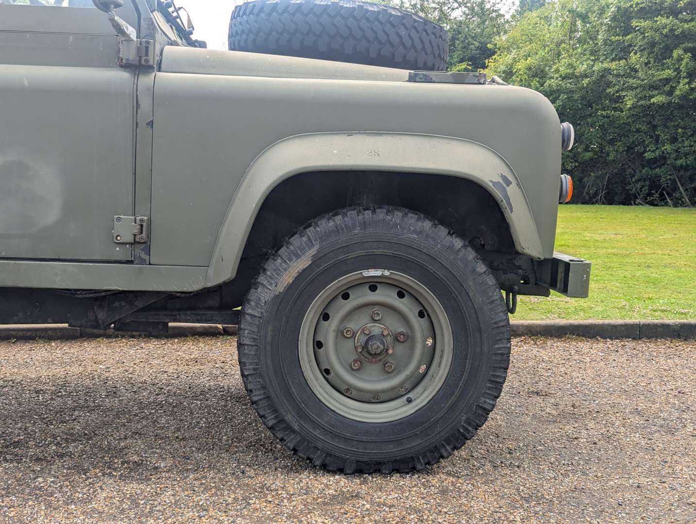 <p>1986 LAND ROVER DEFENDER 110 FFR HARD TOP</p>