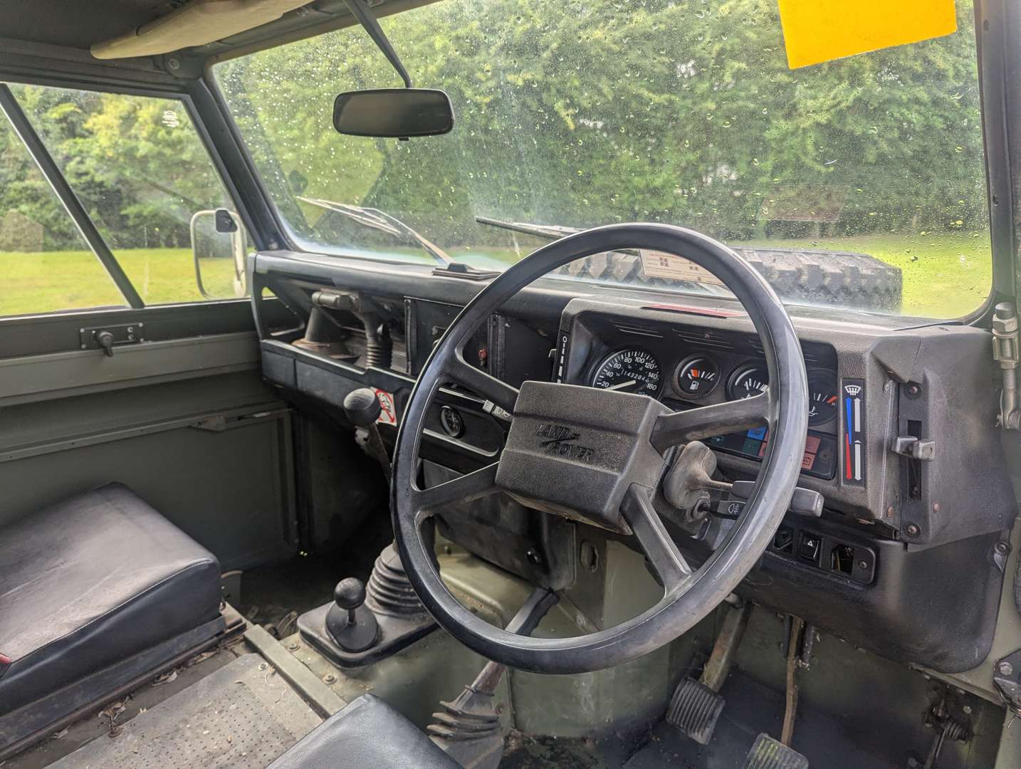 <p>1986 LAND ROVER DEFENDER 110 FFR HARD TOP</p>