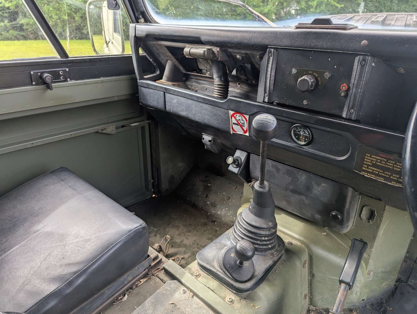 <p>1986 LAND ROVER DEFENDER 110 FFR HARD TOP</p>