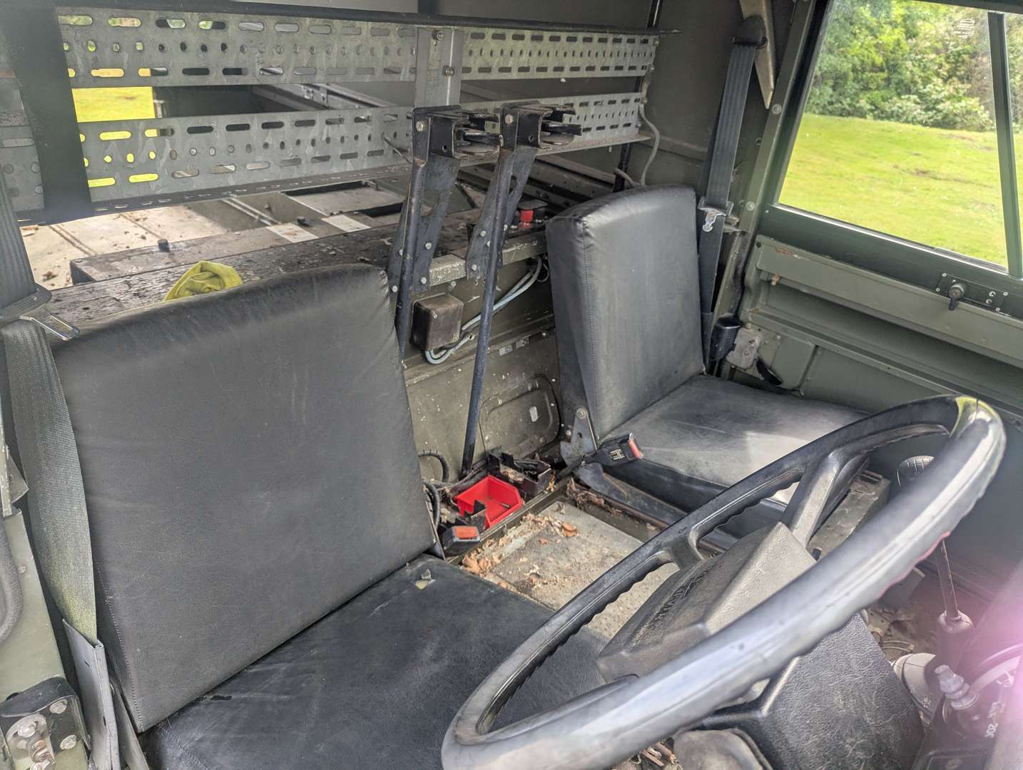 <p>1986 LAND ROVER DEFENDER 110 FFR HARD TOP</p>