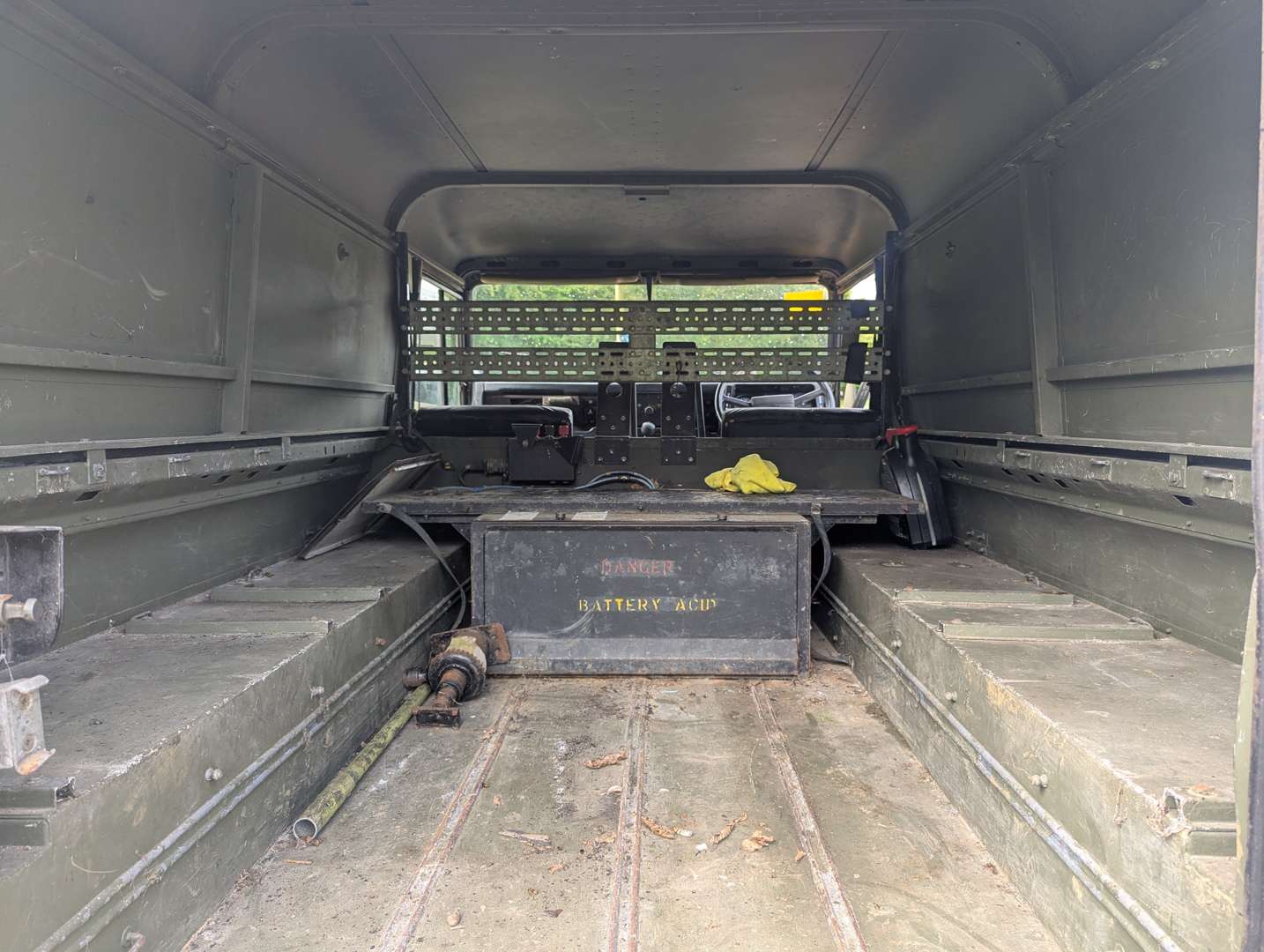 <p>1986 LAND ROVER DEFENDER 110 FFR HARD TOP</p>