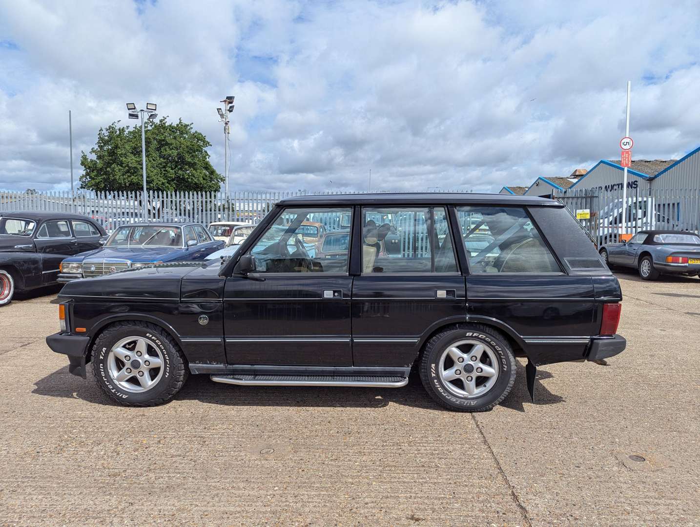 <p>1995 RANGE ROVER VOGUE SE AUTO</p>