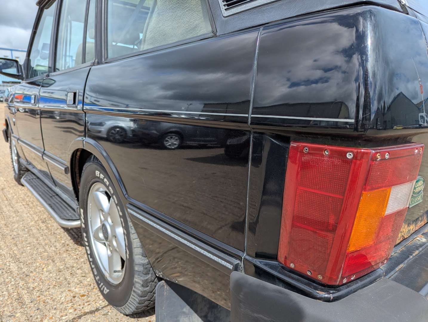 <p>1995 RANGE ROVER VOGUE SE AUTO</p>