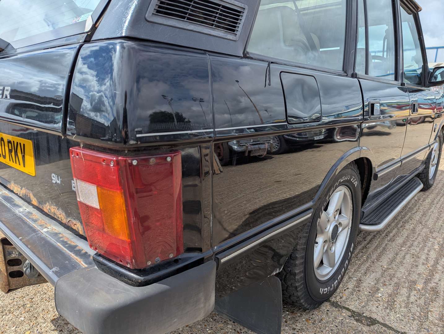 <p>1995 RANGE ROVER VOGUE SE AUTO</p>
