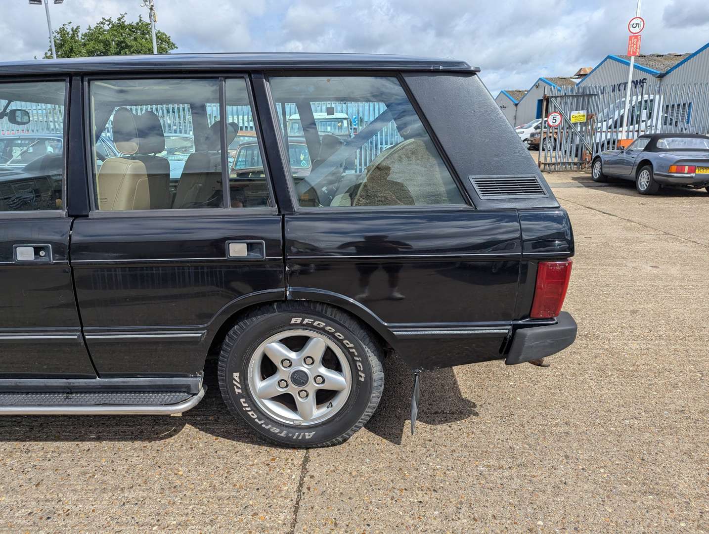 <p>1995 RANGE ROVER VOGUE SE AUTO</p>