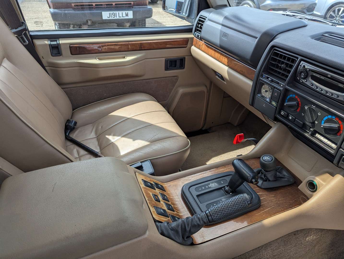 <p>1995 RANGE ROVER VOGUE SE AUTO</p>