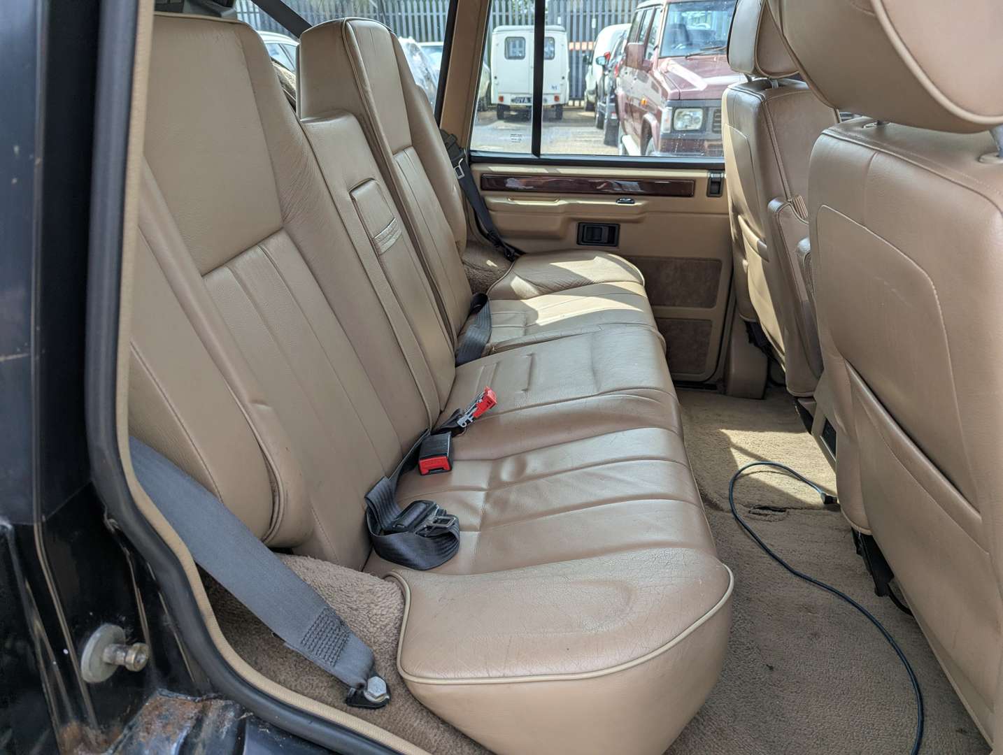 <p>1995 RANGE ROVER VOGUE SE AUTO</p>