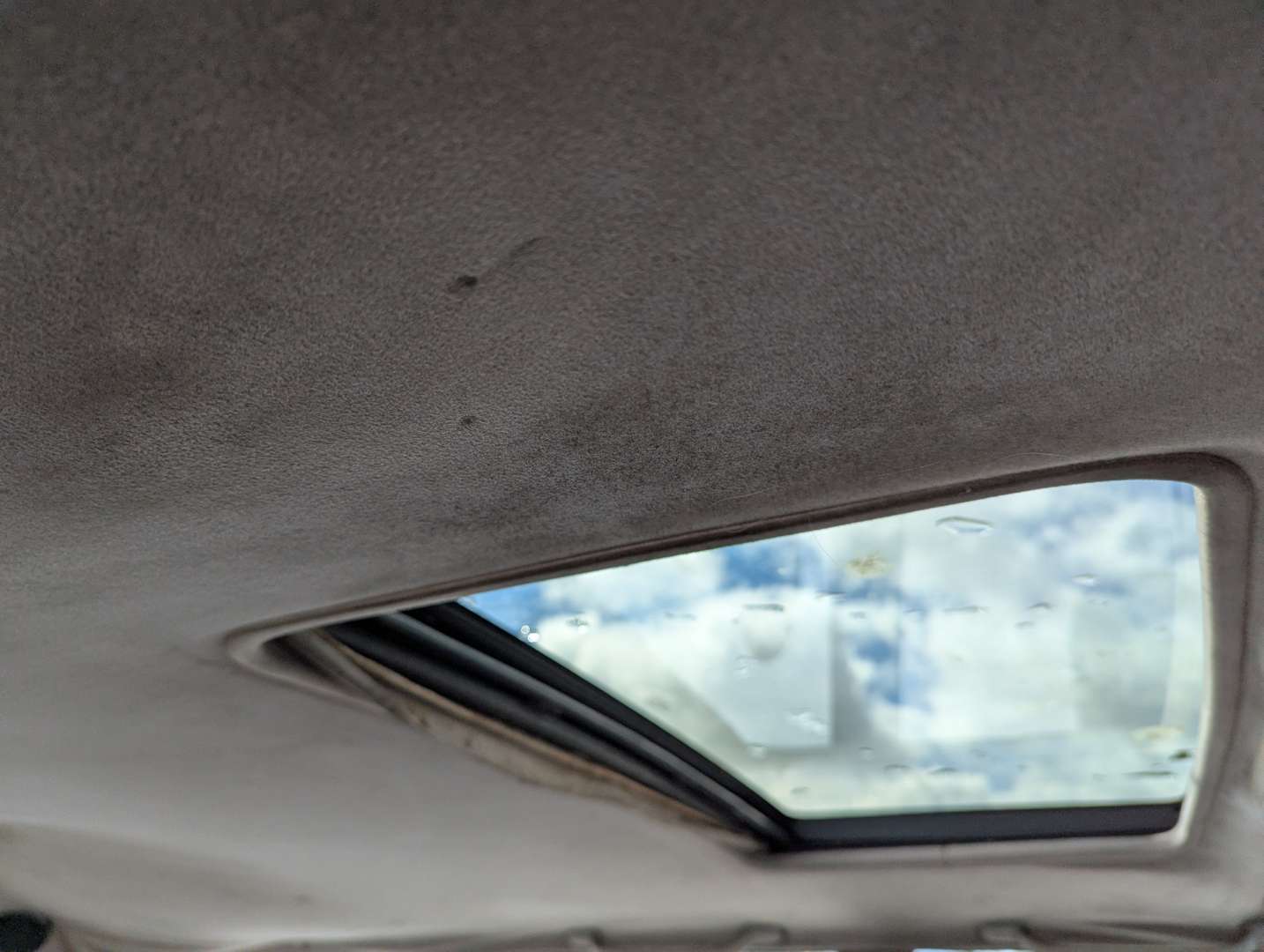 <p>1995 RANGE ROVER VOGUE SE AUTO</p>
