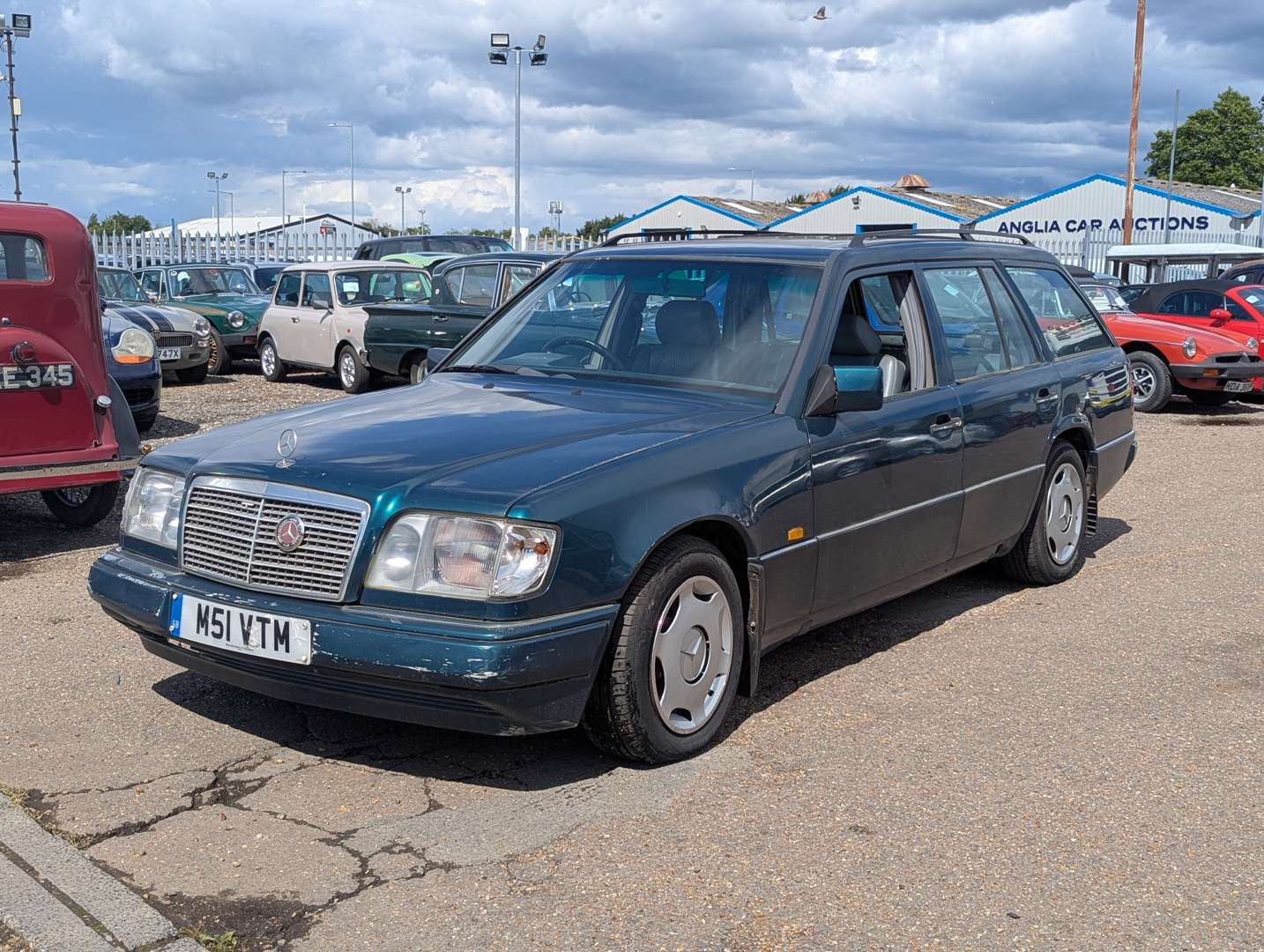 <p>1995 MERCEDES E300D ESTATE AUTO</p>