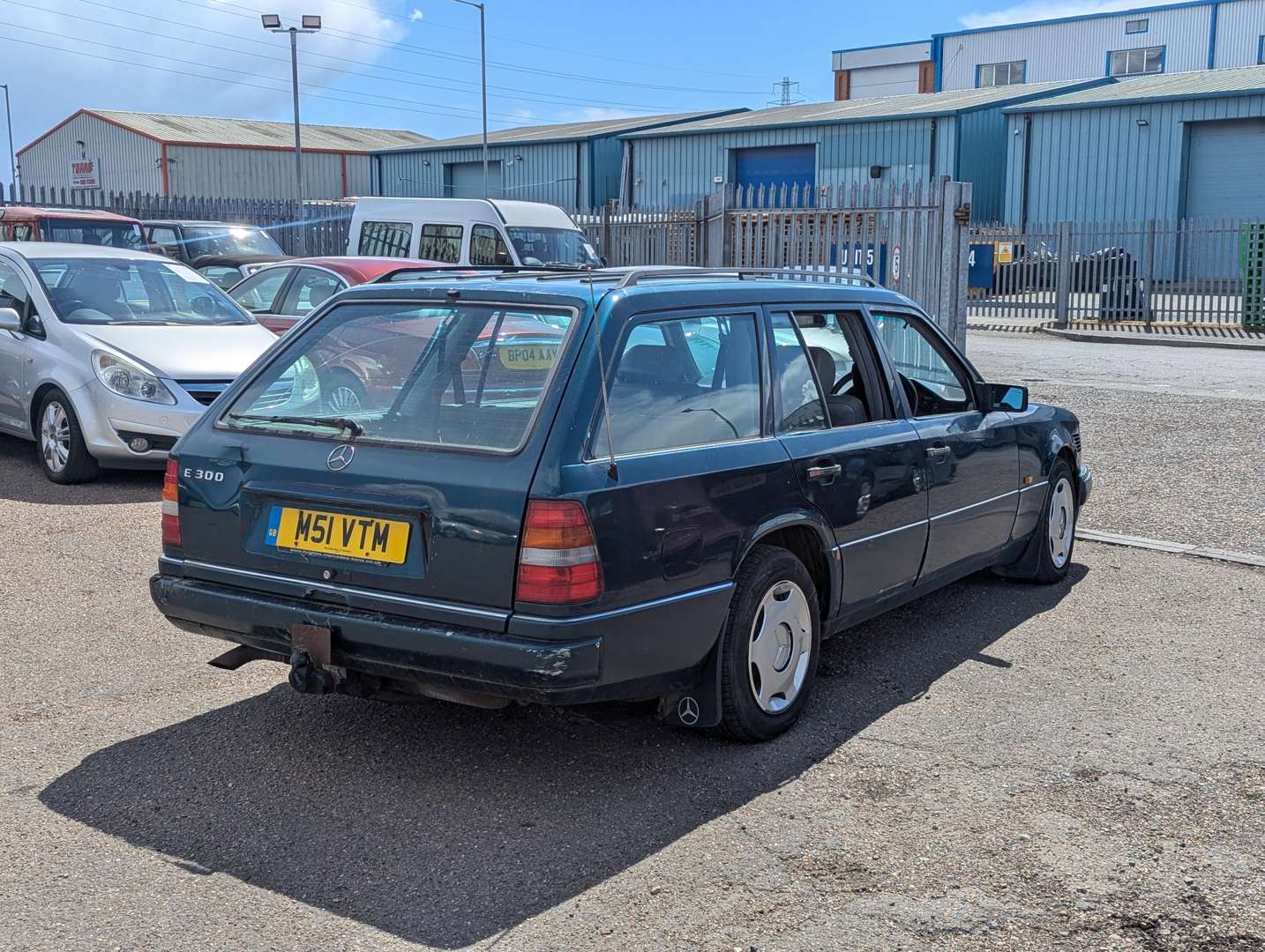 <p>1995 MERCEDES E300D ESTATE AUTO</p>
