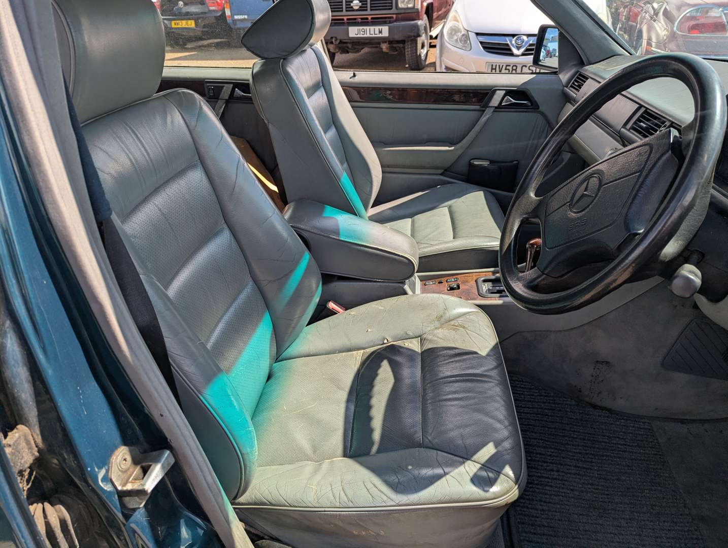 <p>1995 MERCEDES E300D ESTATE AUTO</p>