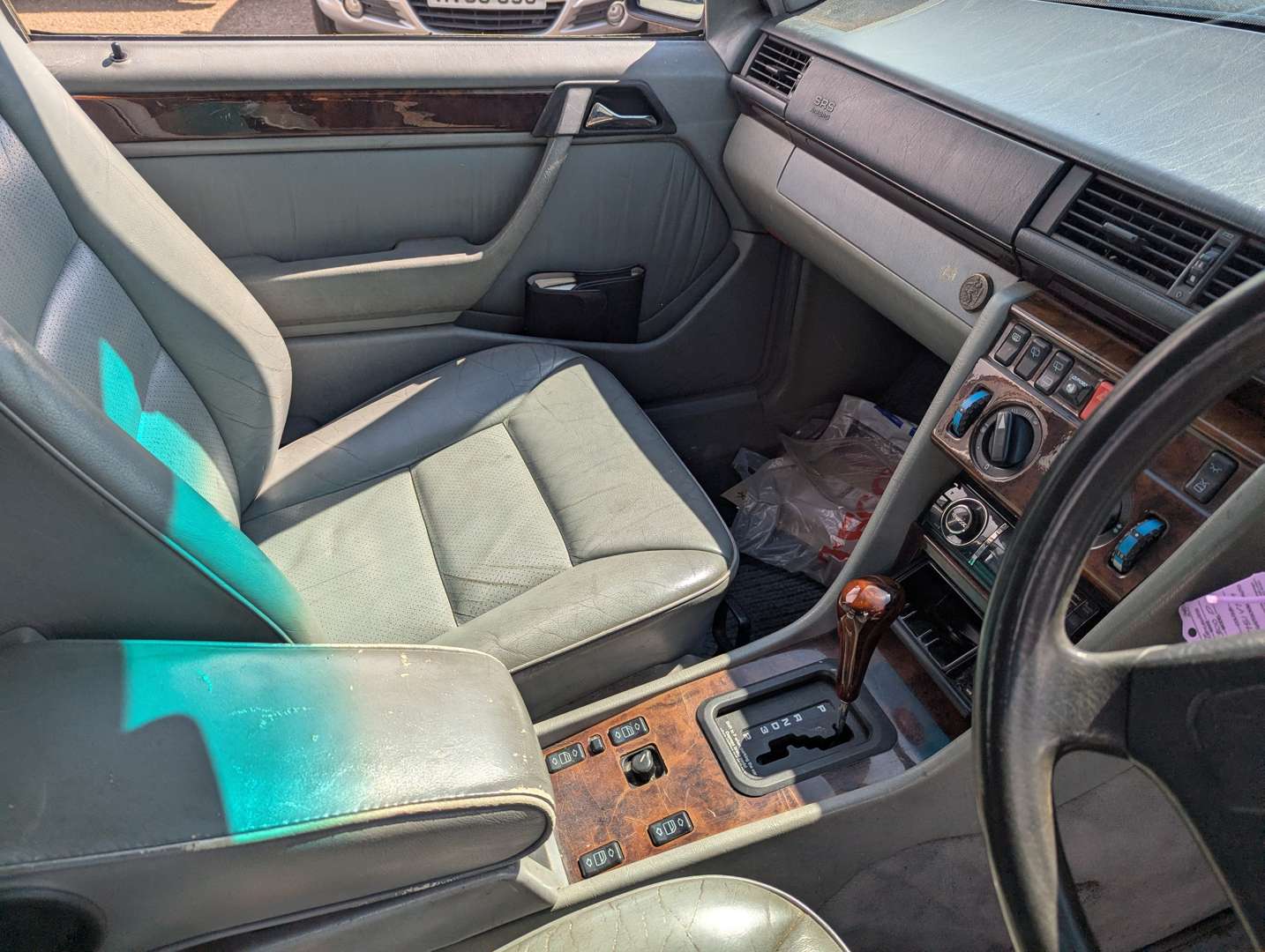 <p>1995 MERCEDES E300D ESTATE AUTO</p>