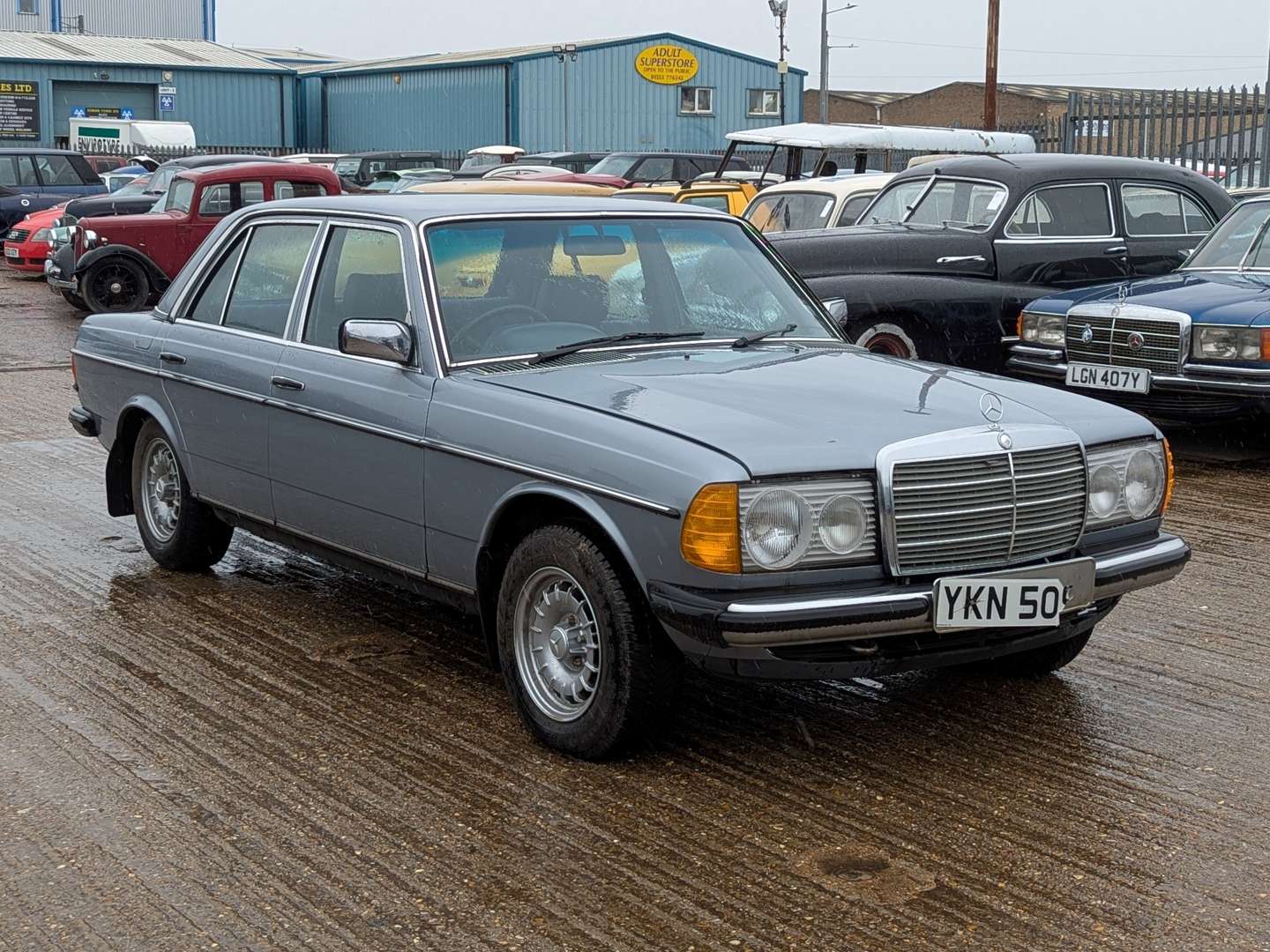 <p>1981 MERCEDES 230E</p>