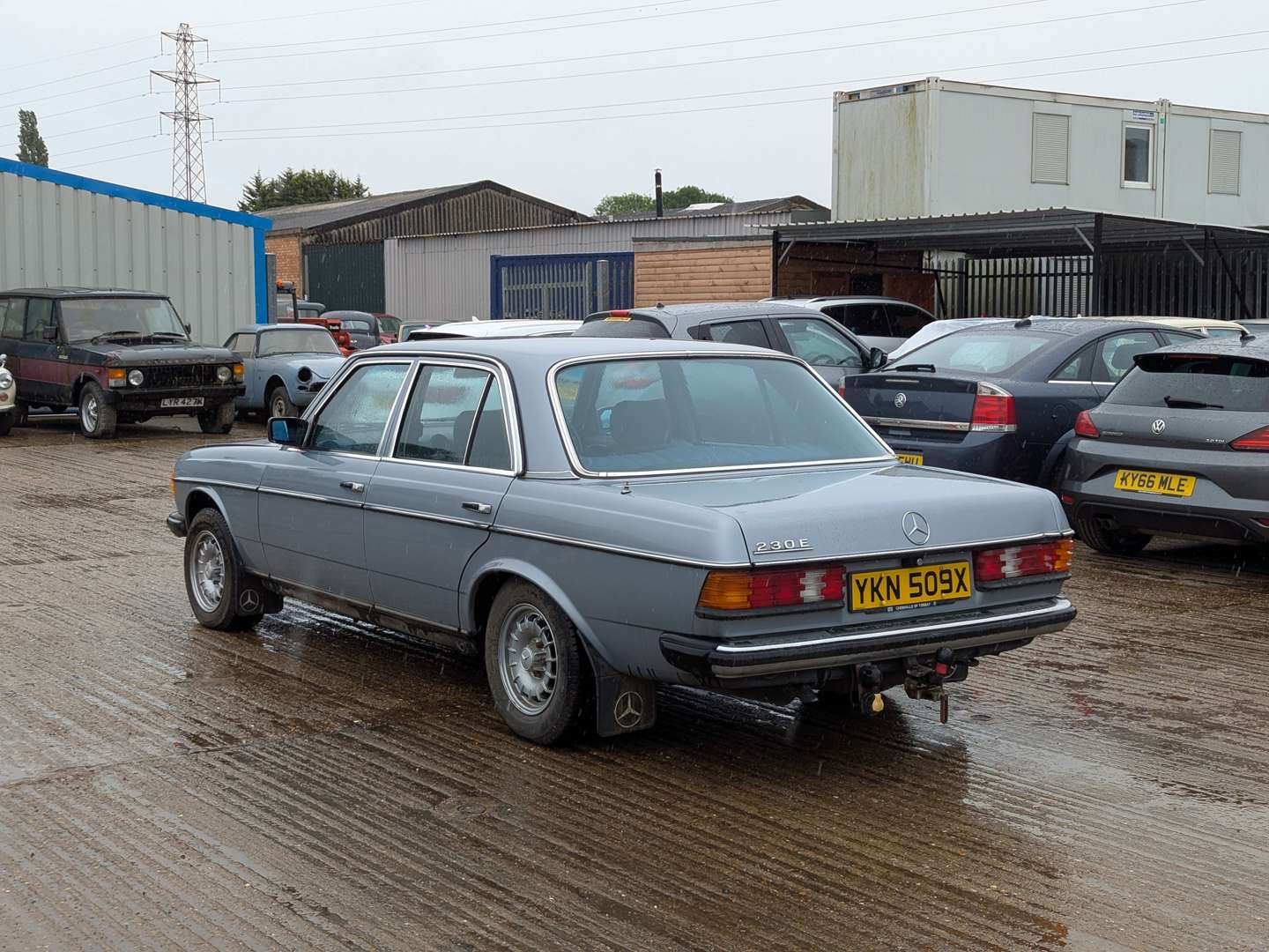 <p>1981 MERCEDES 230E</p>