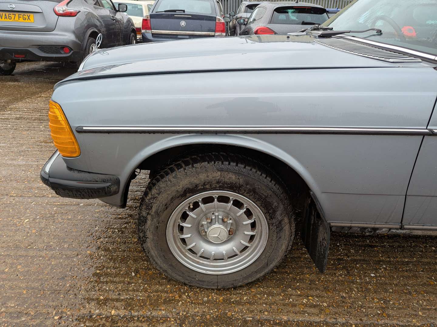 <p>1981 MERCEDES 230E</p>
