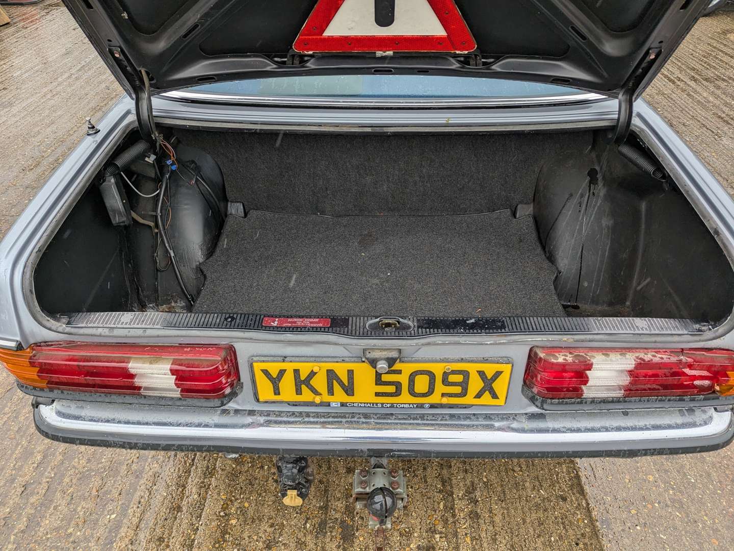 <p>1981 MERCEDES 230E</p>