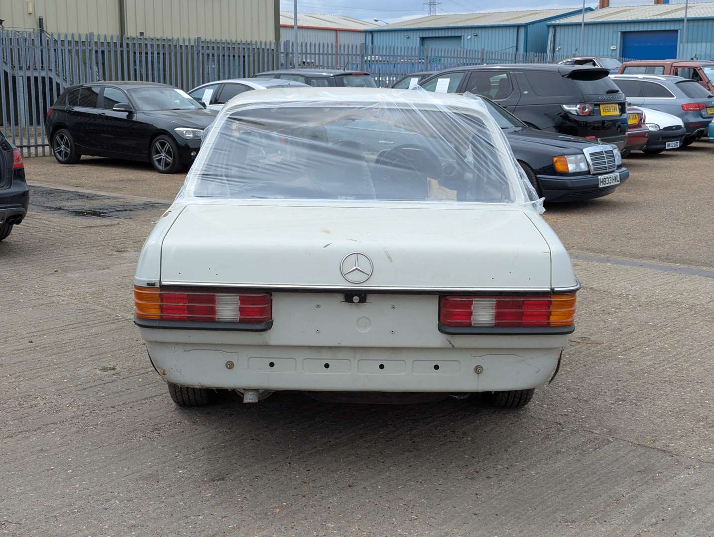 <p>1981 MERCEDES 300D AUTO</p>