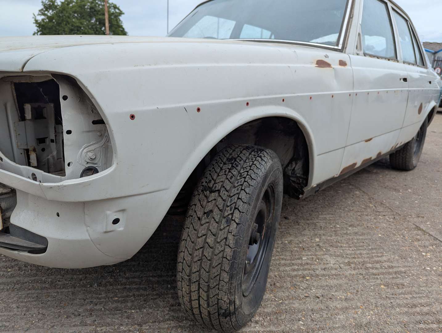 <p>1981 MERCEDES 300D AUTO</p>