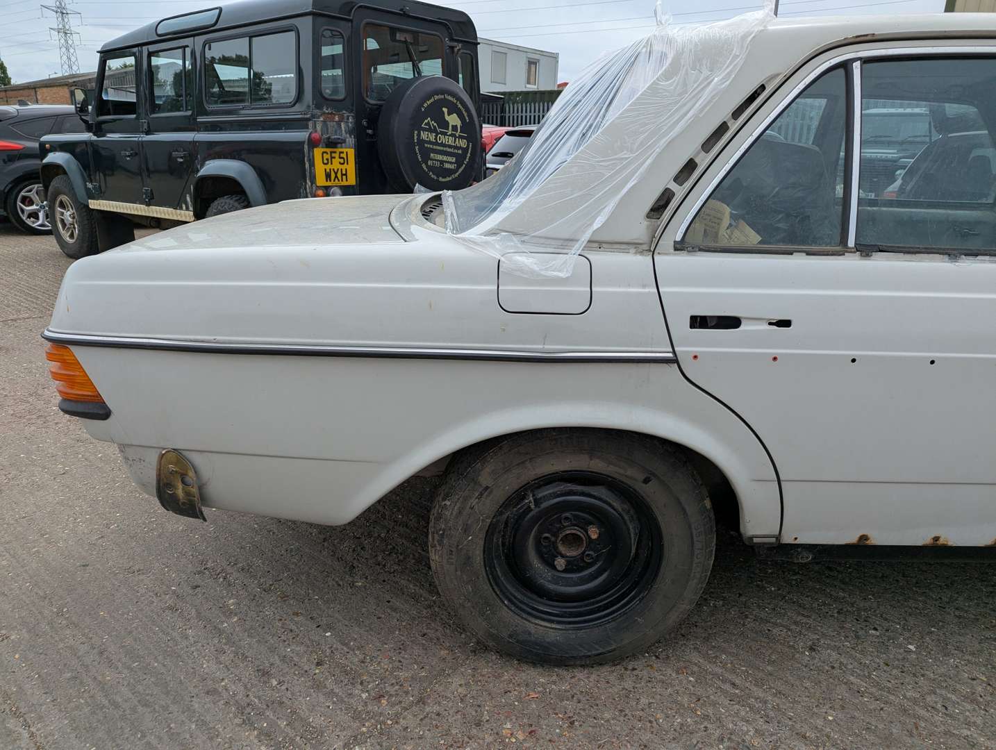 <p>1981 MERCEDES 300D AUTO</p>