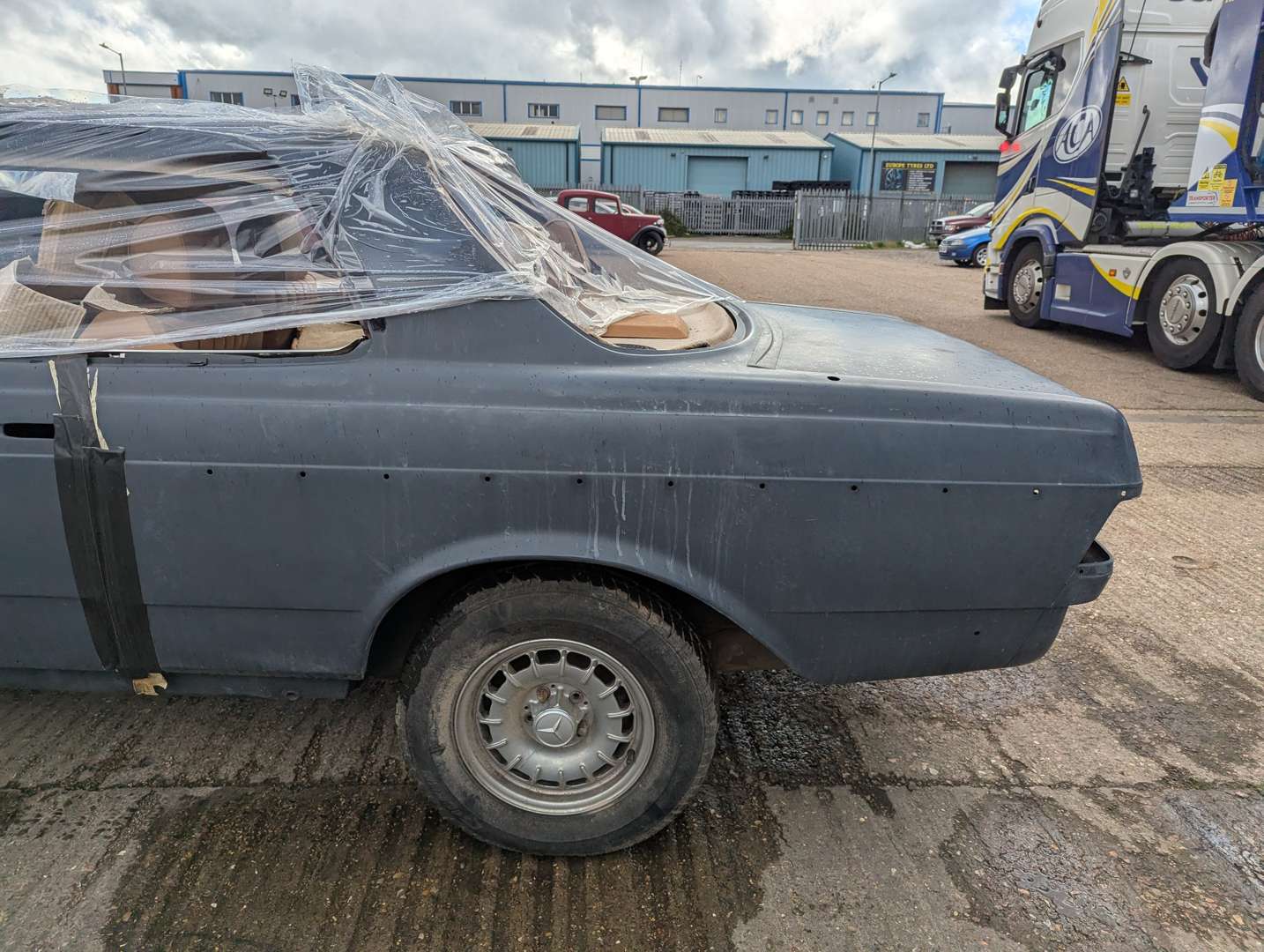 <p>1985 MERCEDES 280CE AUTO</p>